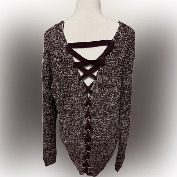 Lace up back sweater - Picture 2 of 3